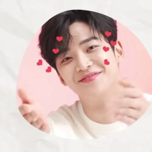 Foto populer Rowoon yang penuh cinta dari penggemar