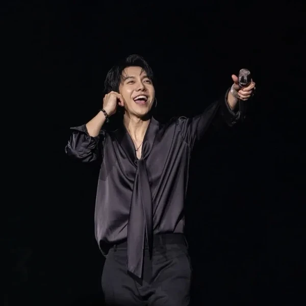 Penampilan Lee Seunggi yang paling disukai hari ini