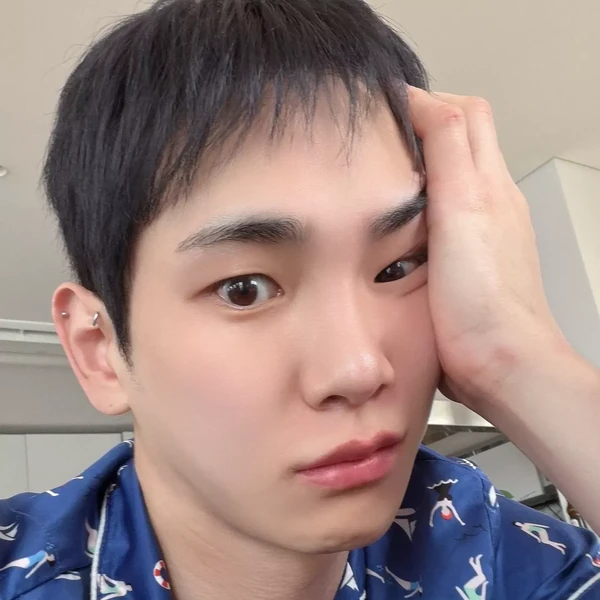Foto populer Key yang penuh cinta dari penggemar