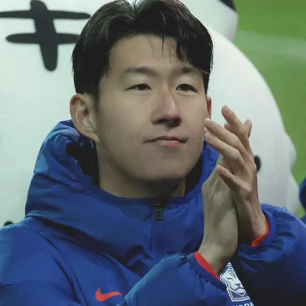 Foto profil terbaik Son Heungmin hari ini di Choeaedol Celeb