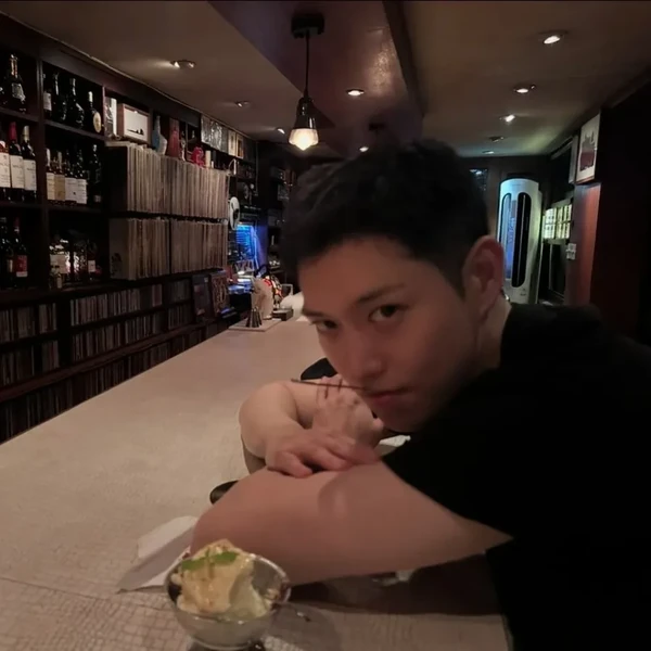 Popular photo full of fans’ love for Kim Youngdae