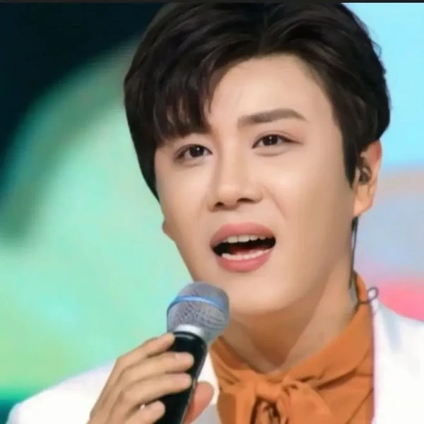 The most loved look of Jin Haesung today