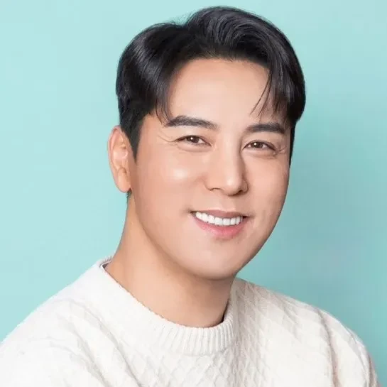 Foto populer Jang Minho yang penuh cinta dari penggemar
