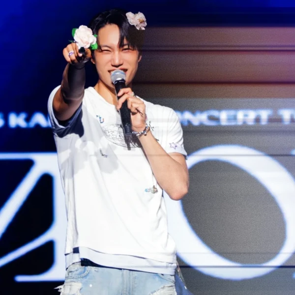 The most loved look of KAI today