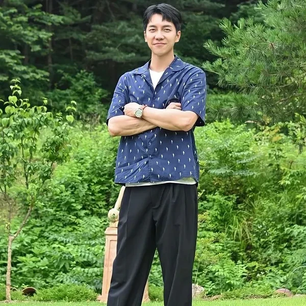Popular photo full of fans’ love for Lee Seunggi