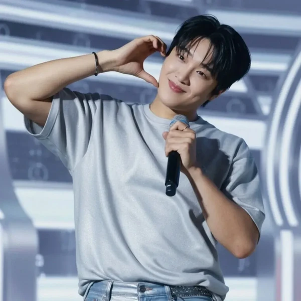 The most loved look of Hwang Yunsung today