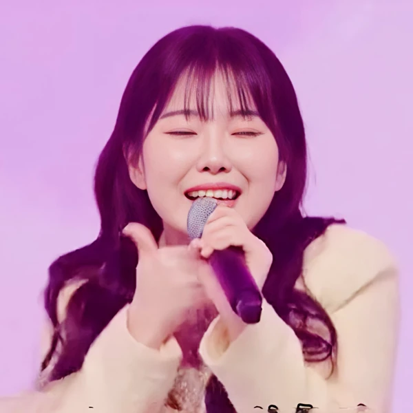 The most loved look of Hong Seongyun today