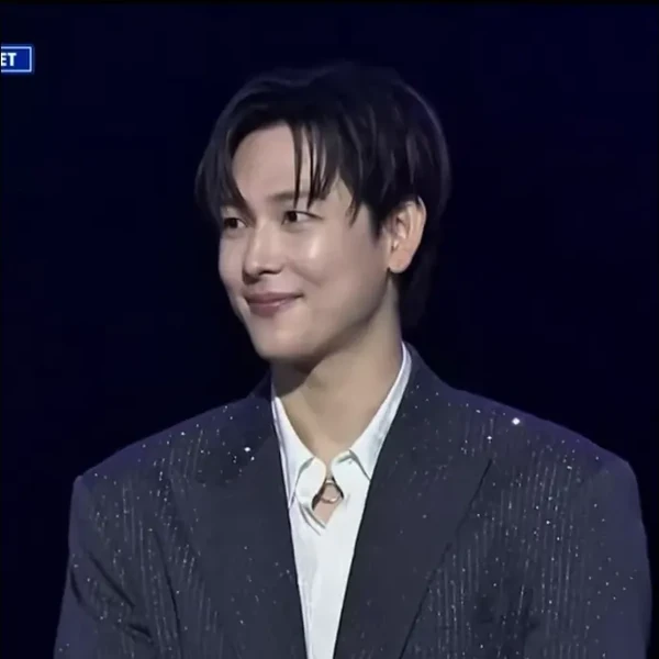 The most loved look of Yim Siwan today