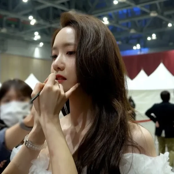 Foto populer Yoona yang penuh cinta dari penggemar