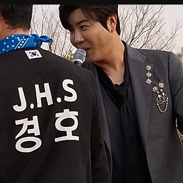 Popular photo full of fans’ love for Jin Haesung