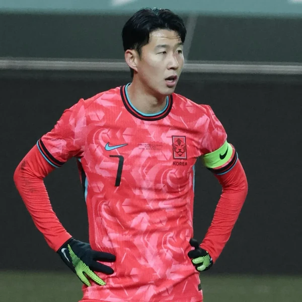 Foto profil populer Son Heungmin yang disukai penggemar