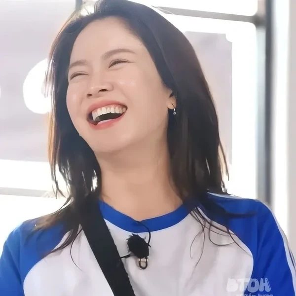 Foto populer Song Jihyo yang penuh cinta dari penggemar