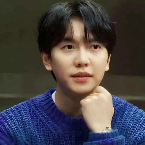 The most loved look of Lee Seunggi today