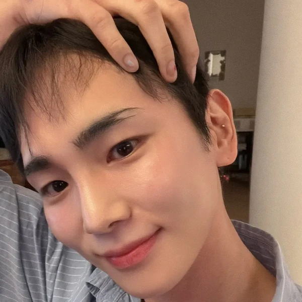 Popular photo full of fans’ love for Key