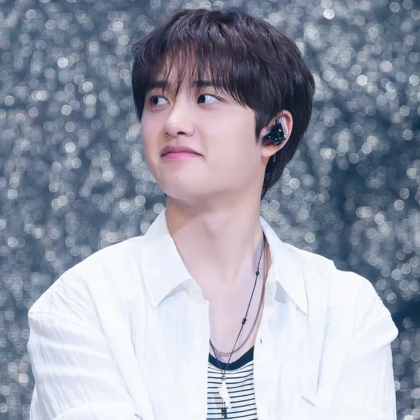 Penampilan Doh Kyungsoo (D.O.) yang paling disukai hari ini