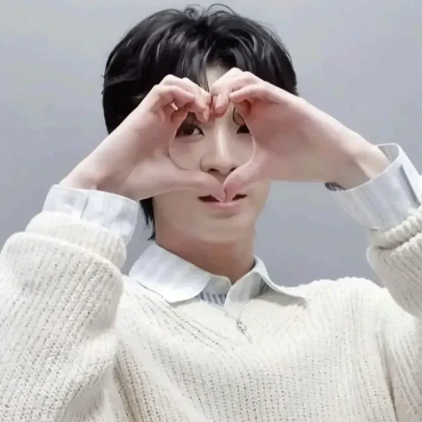 Popular photo full of fans’ love for Jeong Dongwon