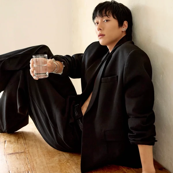 The most loved look of Jang Kiyong today