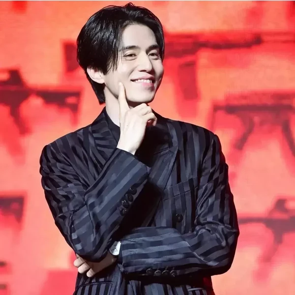 Popular photo full of fans’ love for Lee Dongwook