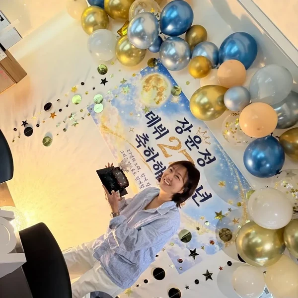 Popular photo full of fans’ love for Jang Yoonjeong
