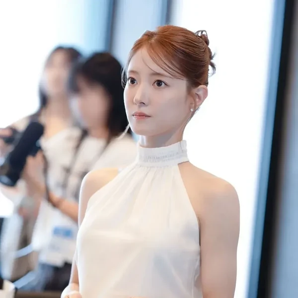 Popular photo full of fans’ love for Lee Seyoung