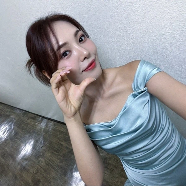Popular photo full of fans’ love for Miss Kim