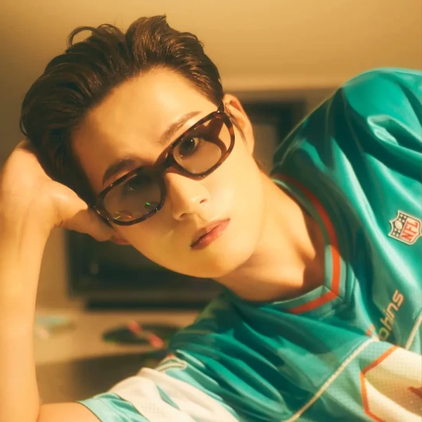 Foto populer Kim Heejae yang penuh cinta dari penggemar
