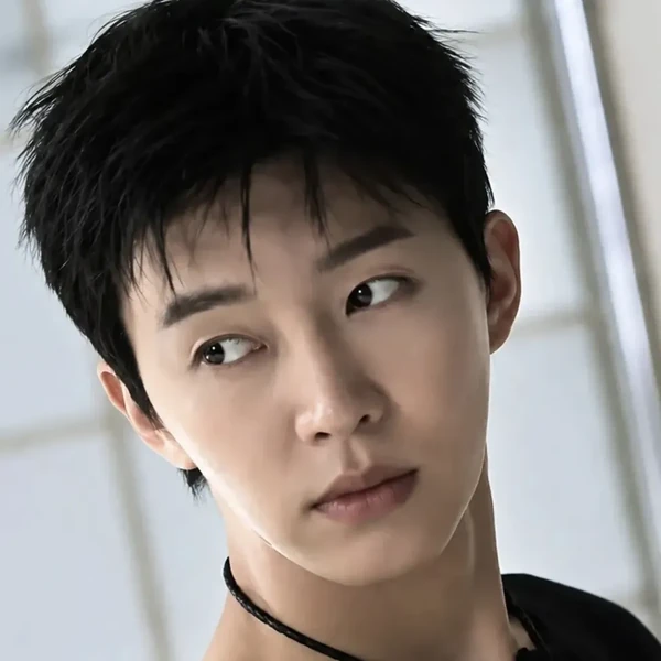 The most loved look of Lim Youngwoong today