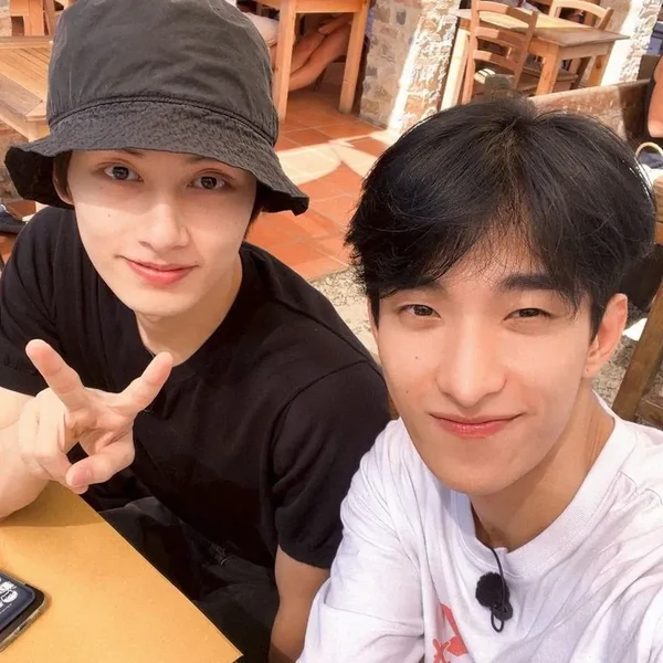 Popular photo full of fans’ love for Wen Junhui