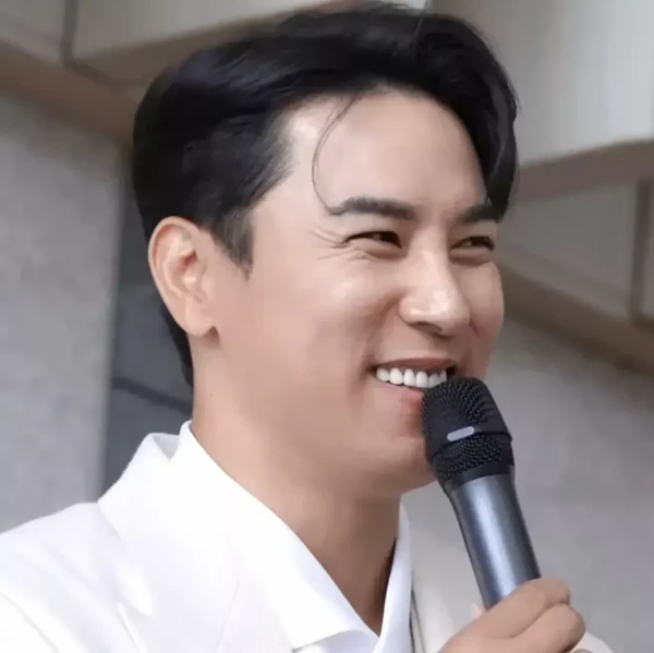 Foto populer Jang Minho yang penuh cinta dari penggemar
