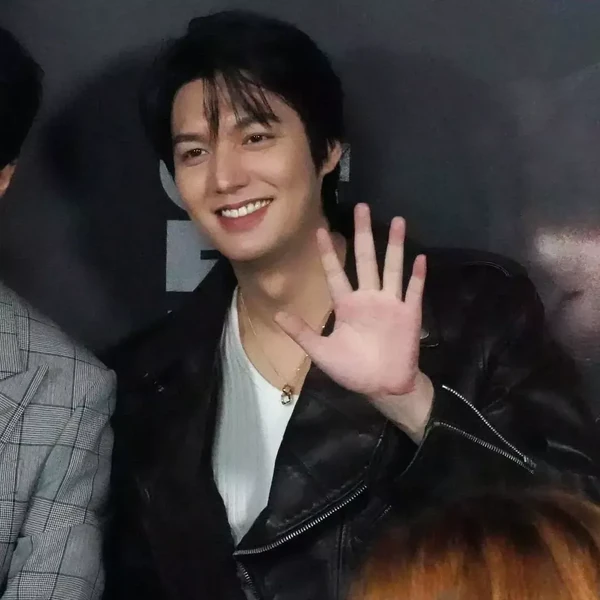 오늘 가장 사랑받은 이민호의 모습