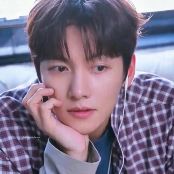 Today’s standout profile photo of Ji Changwook on Choeaedol Celeb