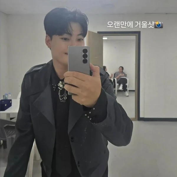 Popular photo full of fans’ love for Kim Kyungmin
