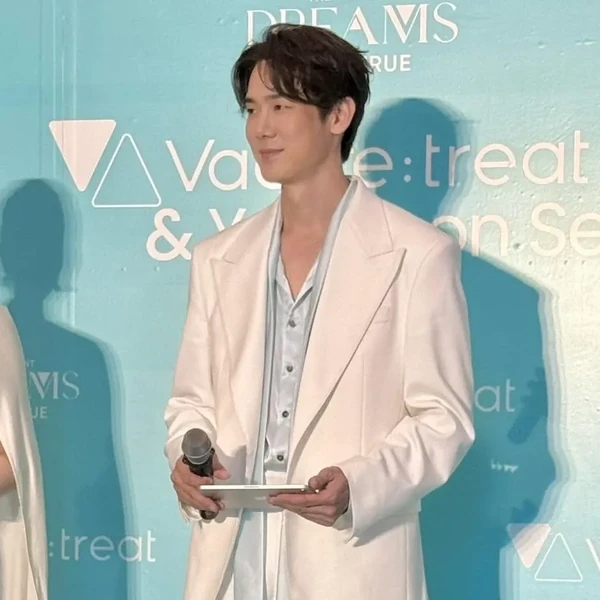 The most loved look of Yoo Yeonseok today
