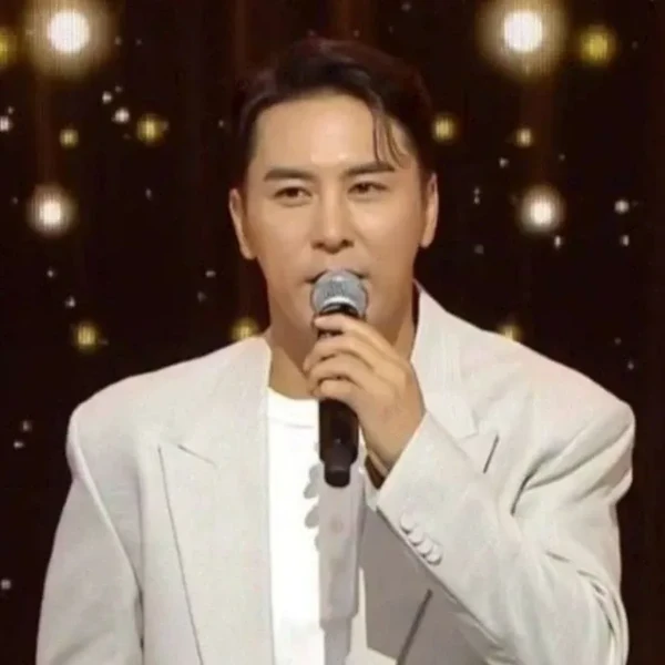 The most loved look of Jang Minho today