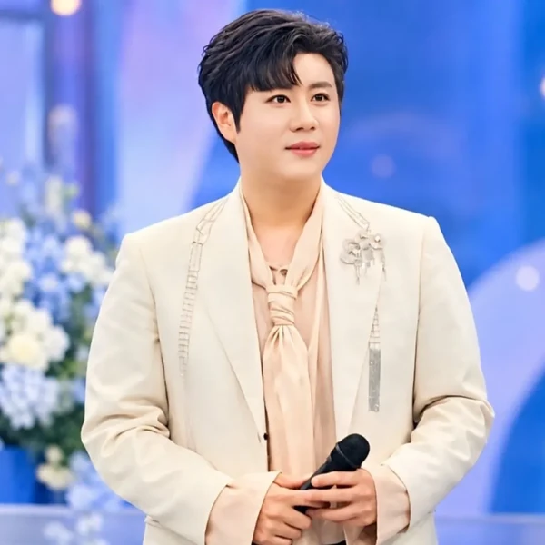 The most loved look of Jin Haesung today