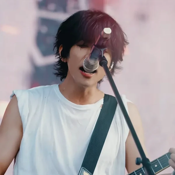Popular photo full of fans’ love for Lee Seungyoon