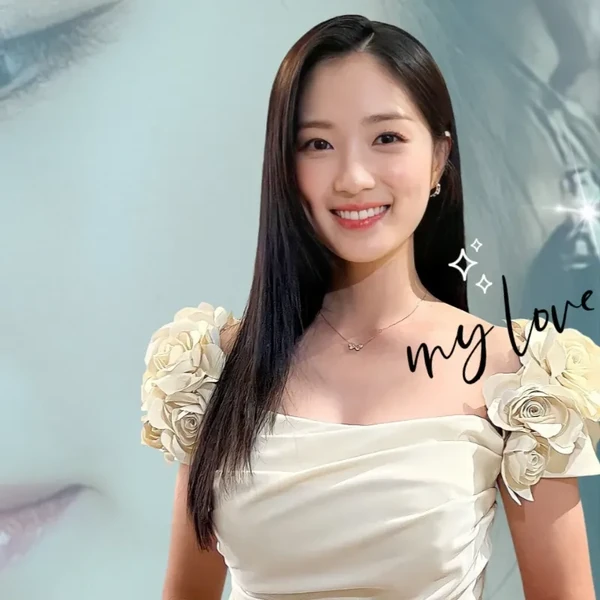 The most loved look of Kim Hyeyoon today