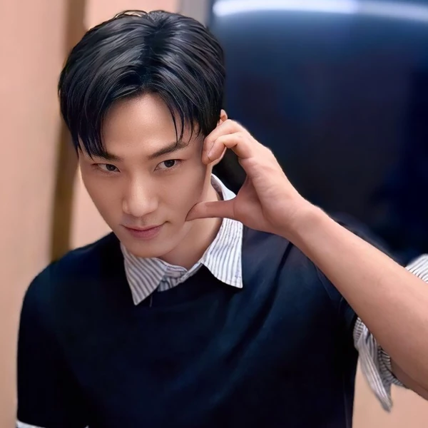 Popular photo full of fans’ love for Lee Hongnae
