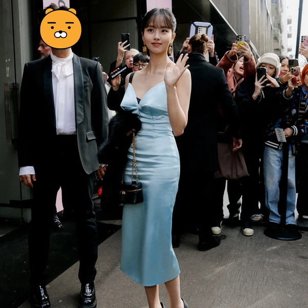 Foto populer Kim Sohyun yang penuh cinta dari penggemar