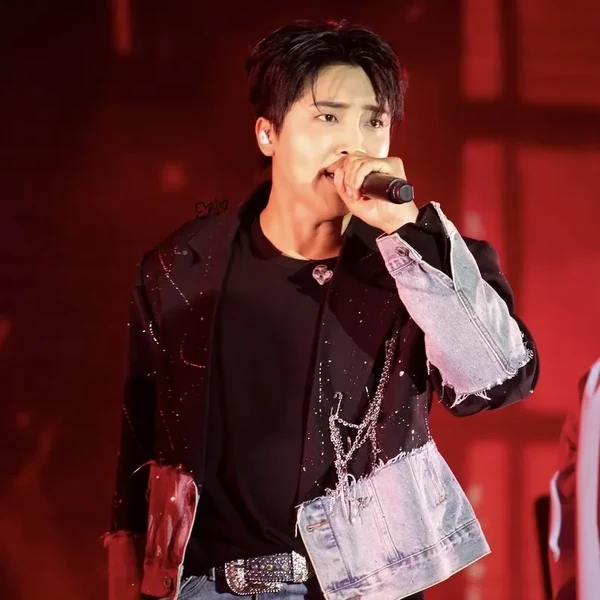 The most loved look of Hwang Yunsung today
