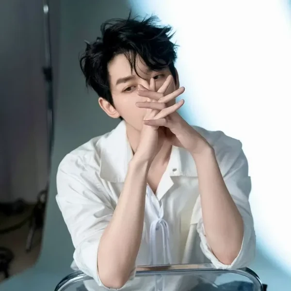 The most loved look of Deng Wei today