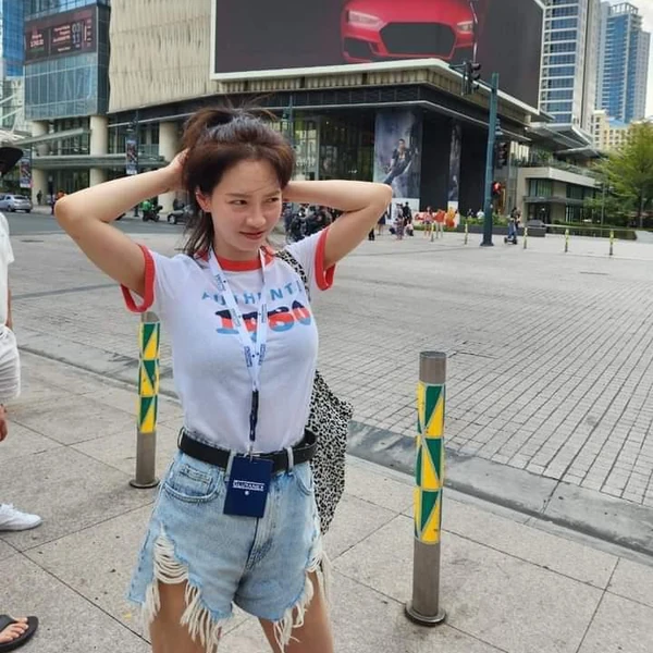 Foto populer Song Jihyo yang penuh cinta dari penggemar