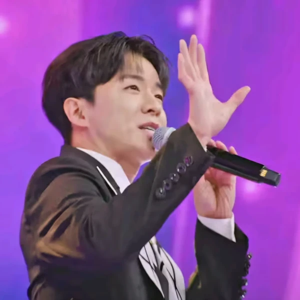 The most loved look of Na Taejoo today