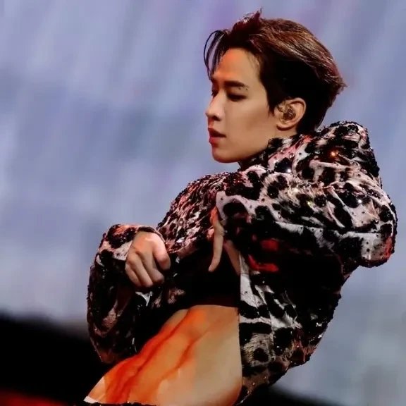 The most loved look of Henry today