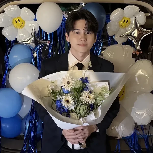 The most loved look of Ong Seongwu today