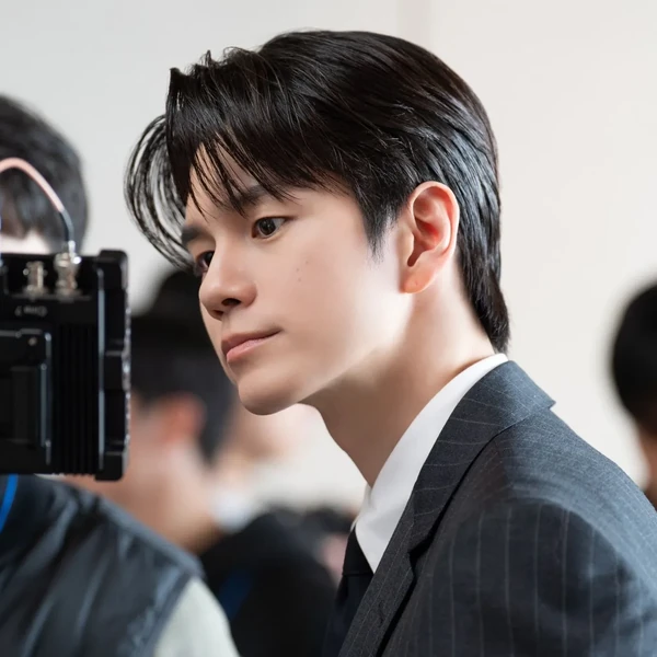 Foto populer Ong Seongwu yang penuh cinta dari penggemar