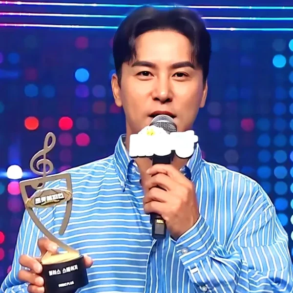 Foto populer Jang Minho yang penuh cinta dari penggemar