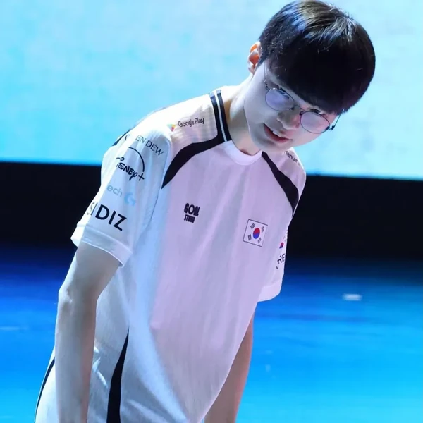 Top moment of Faker selected by the fandom