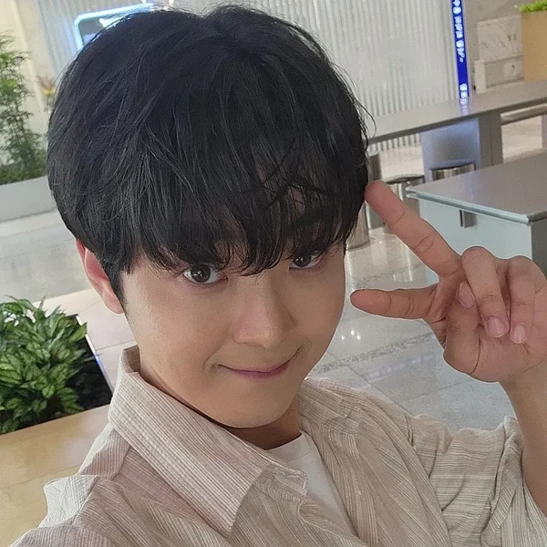 The most loved look of Park Minsu today