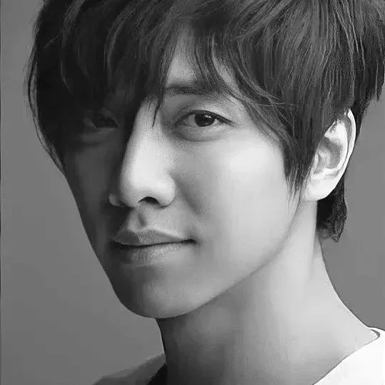 Popular photo full of fans’ love for Lee Seunggi